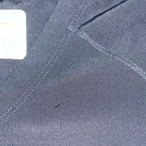 Heather grey scrub top - Picture 4 of 4